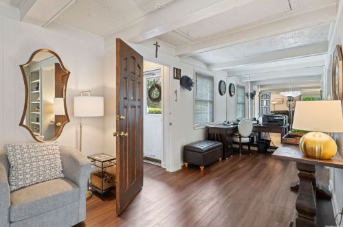 88 Tulipwood Dr, Commack, NY 11725-5627