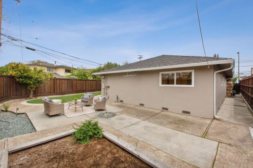 1133 Saratoga Ave, San Jose CA 95129-2333 exterior