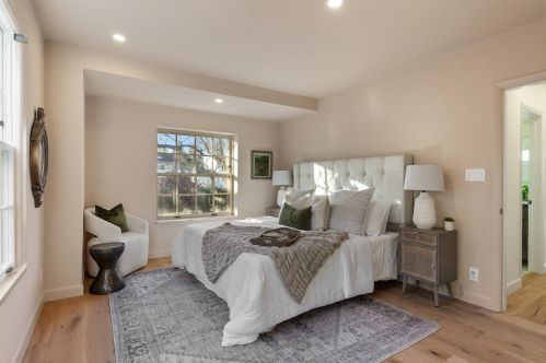 4150 Lake Dr, Milwaukee WI  53211-1719 exterior