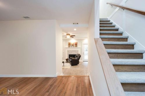 5430 Chemin De Vie, Atlanta GA 30342-2577 exterior