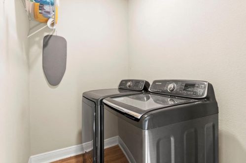 6609 Cruz St, Austin TX 78741-3519 exterior