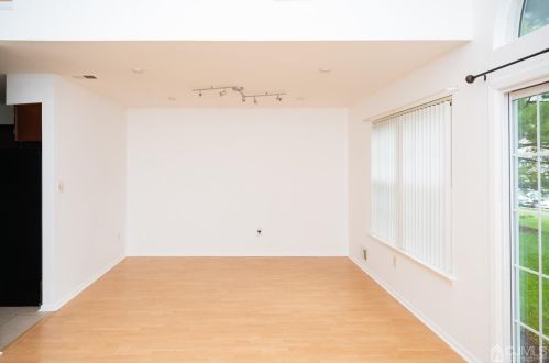 400 Draco Rd, Piscataway NJ 08854-5472 exterior