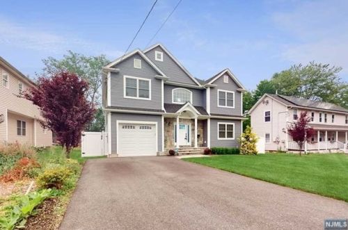 16 Avenue A, Mahwah NJ  07430-1205 exterior