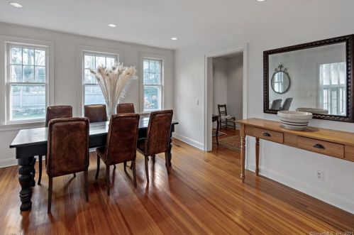 11 Dover Rd, Westport CT 06880-2627 exterior