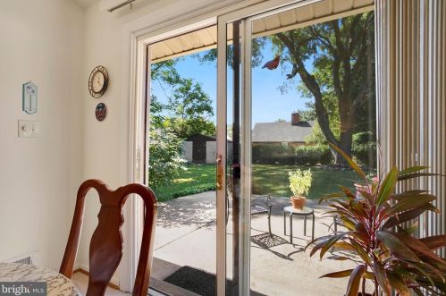 814 Whittington Ter, Silver Spring MD 20901-1056 exterior