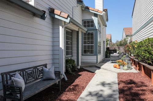 2307 Cresthaven St, Milpitas, CA 95035-7811