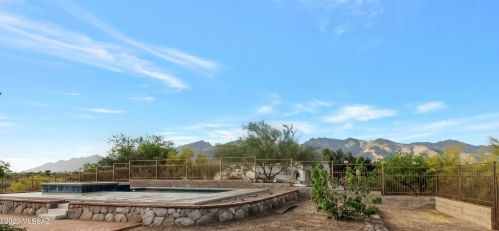 4701 Camino Gacela, Tucson AZ  85718-6813 exterior