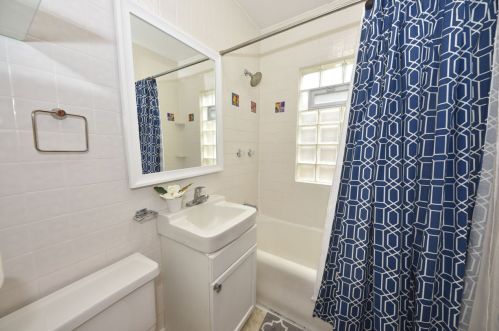 2214 59, Milwaukee WI 53219-2104 exterior