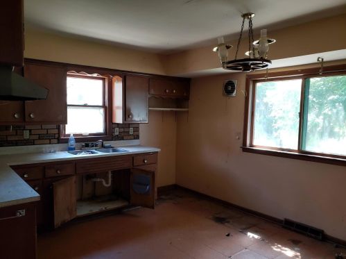 3441 82nd St, Milwaukee WI  53219-3835 exterior