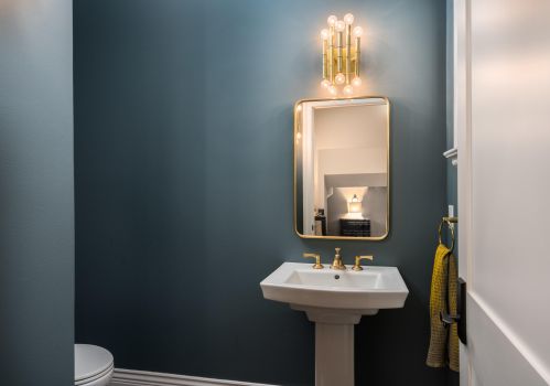 835 Gln Ave, Milwaukee WI 53217-5216 exterior