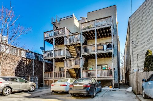 2520 Southport Ave, Chicago IL 60614-2125 exterior