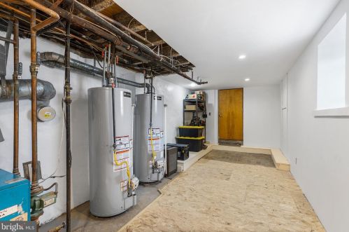 529 56th St, Philadelphia PA  19143-1925 exterior