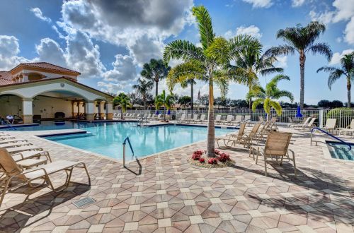 7948 Lando Ave, Boynton Beach FL 33437-6359 exterior