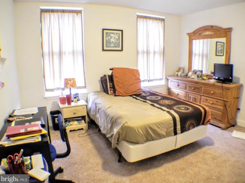 223 Girard Ave, Philadelphia PA 19130-1420 exterior