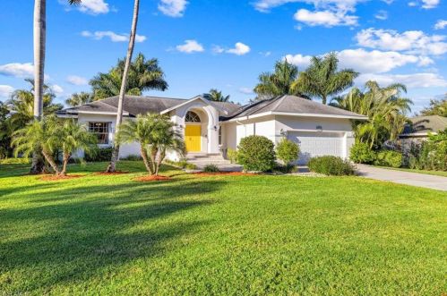 428 Sharwood Dr, Naples FL 34110-5726 exterior