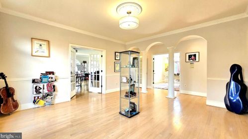 17815 Fraley Farm Rd, Rockville MD 20855-1664 exterior