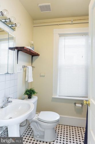 441 Nevin St, Lancaster PA  17603-3360 exterior