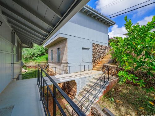 1986 Paula Dr, Honolulu HI  96816-3940 exterior