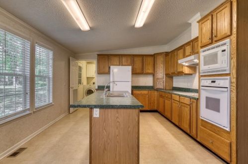 3907 Rollinghills Rd, Conroe TX 77303-4667 exterior