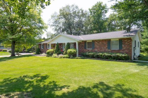 5085 Lands End Dr, Kalamazoo, MI 49009-5409