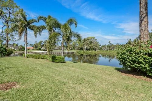 4588 Oak Leaf Dr, Naples FL 34117 exterior