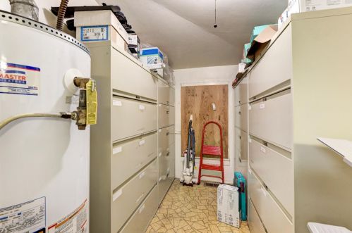 102 Natoma St, Folsom CA 95630-3011 exterior