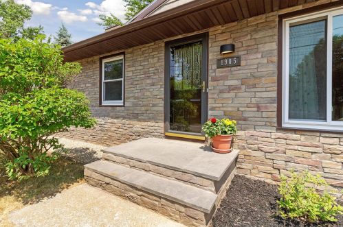 1905 Eldon St, Grand Rapids MI 49525-1549 exterior