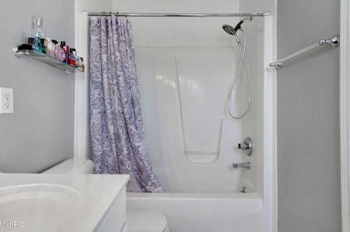 4550 Brookmeadow Ct, Grand Rapids MI 49512-5420 exterior