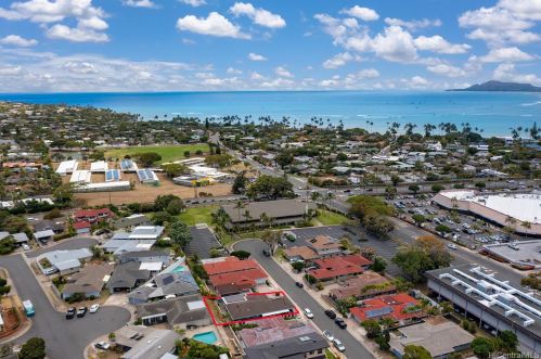 221 Hanamaulu St, Honolulu, HI 96825-2226