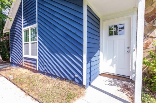 6202 Creekford Dr, Lithonia GA  30058-7913 exterior