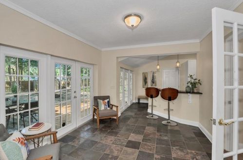 2115 Frst Cir, Orlando FL 32803-6247 exterior