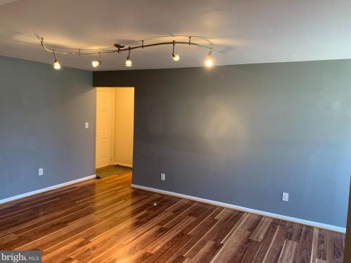 2 Normandy Square Ct, Silver Spring, MD 20906-6115