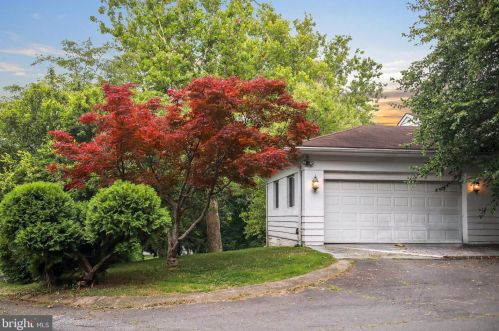 6826 Georgetown Pike, Mc Lean VA  22101-2147 exterior