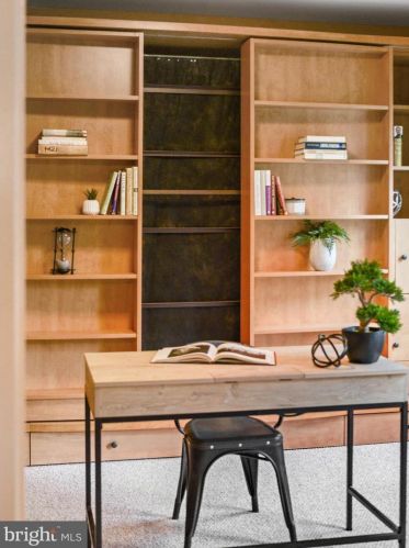 16 Arlive Ct, Rockville MD 20854-2978 exterior