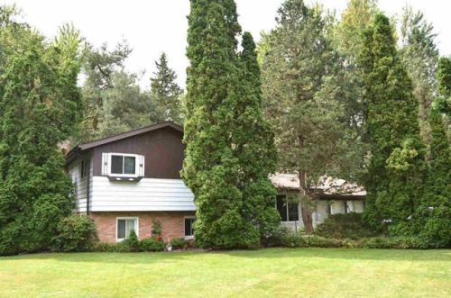 6100 Woodmoor Dr, Flint, MI 48509-1647