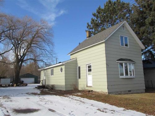 570 14th St, Brampton, MI 49837-1032