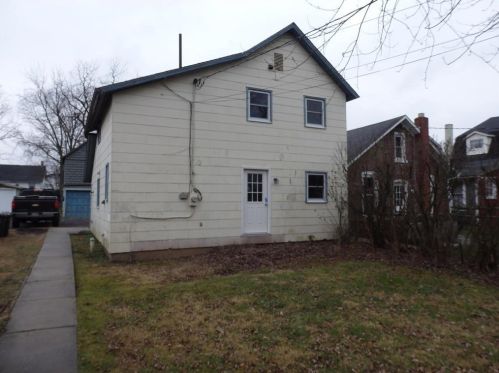 33 Hellertown Ave, Quakertown, PA 18951-1727