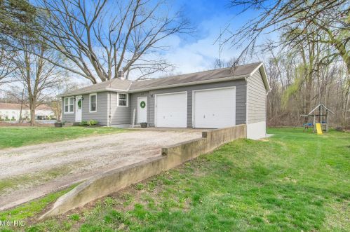 2578 Arthur St, Coppersville, MI 49404-9498