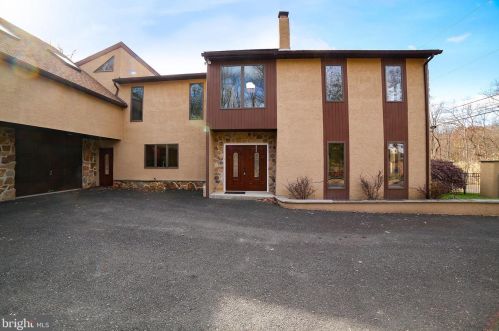 1952 Orlando Rd, Pottstown PA  19464-2339 exterior