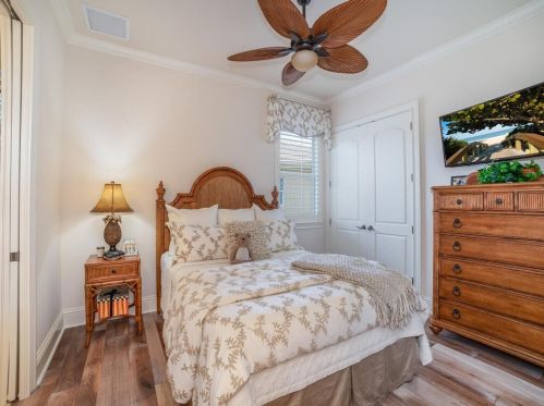 7682 Mulberry Ln, Naples FL exterior