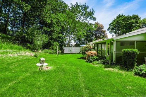 93 Sheridan Rd, Enfield CT 06082-4127 exterior