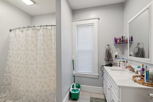 1936 Portage St, Kalamazoo MI 49001-5153 exterior