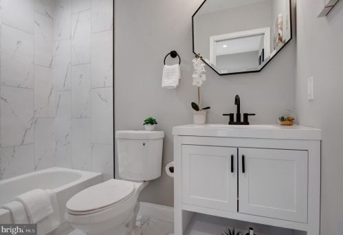 1116 Abbey Pl, Washington DC  20002-3416 exterior