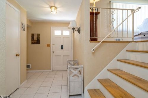 14 Beekmeer Pl, Roxbury Township, NJ 07836-9534