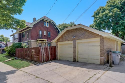 2577 52nd St, Milwaukee WI 53210-2730 exterior