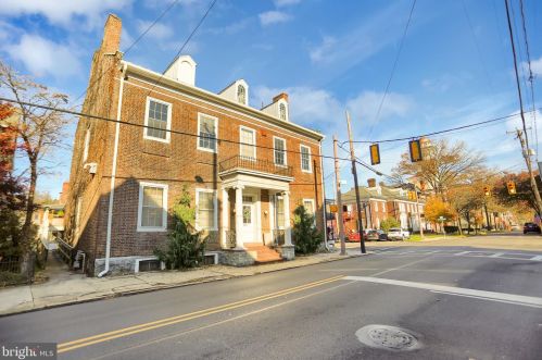 301 Penn St, Huntingdon PA 16652-1609 exterior