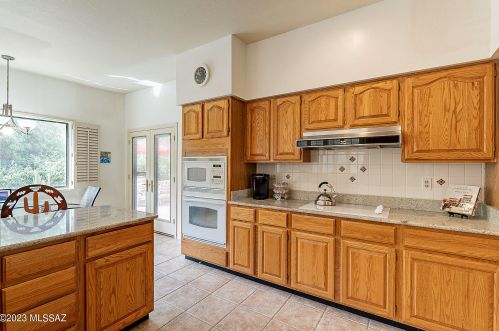 1024 Camino Diestro, Tucson AZ 85704-7694 exterior