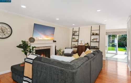 933 Santa Lucia Dr, Concord CA 94523-2366 exterior