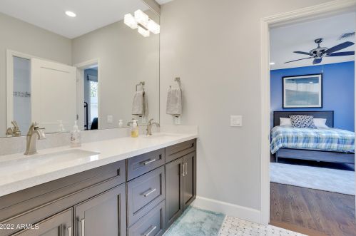 5828 3rd Ave, Phoenix AZ 85086-7201 exterior