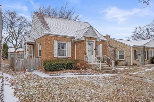 3751 85th St, Milwaukee WI  53222-2823 exterior